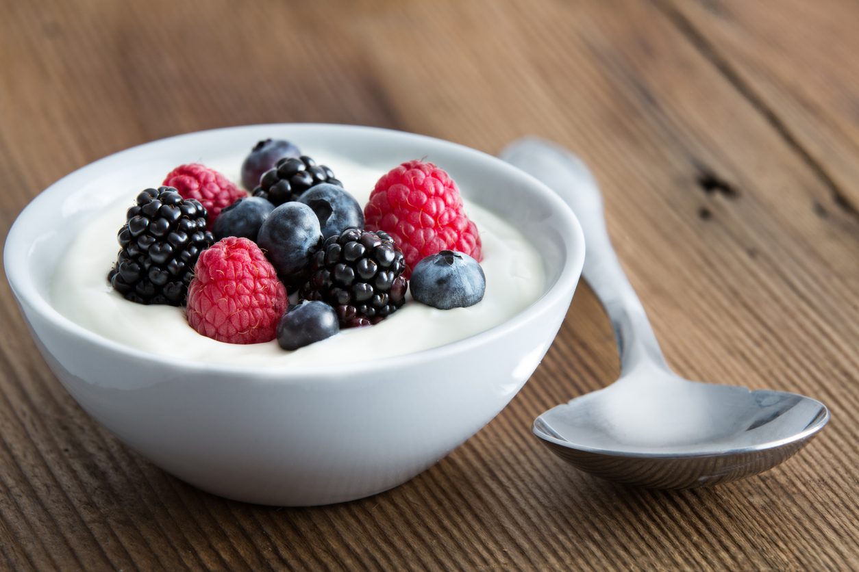 Berry bowl with yoghurt
